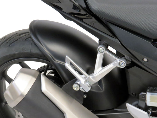 Honda CB500 Hornet  2024 > Carbon Look & Silver Mesh Rear Hugger by Powerbronze