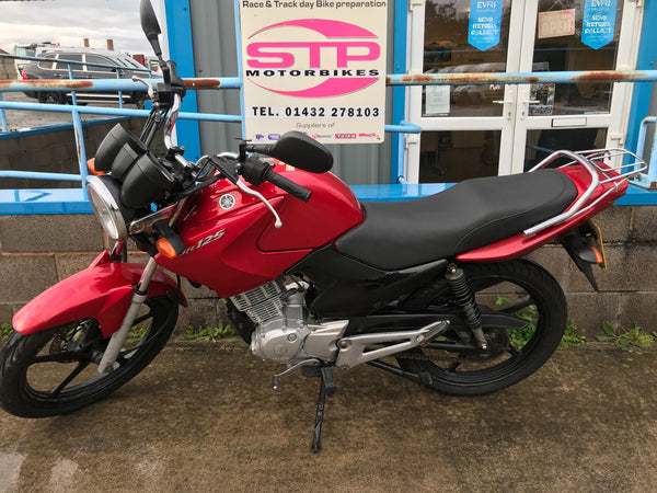 2011 Yamaha YBR125, Mettalic Red