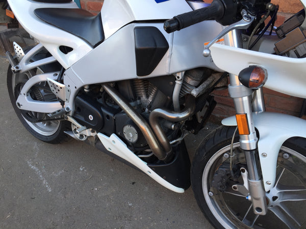 2004 BUELL Firebolt XB9R Arctic White Blue Detail