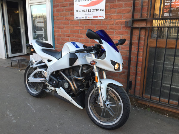 2004 BUELL Firebolt XB9R Arctic White Blue Detail