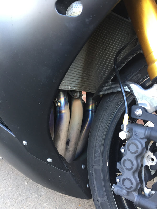 2009 Yamaha YZF-R1 "Big Bang" : Black low mileage