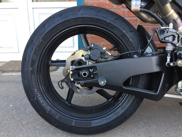 2009 Yamaha YZF-R1 "Big Bang" : Black low mileage