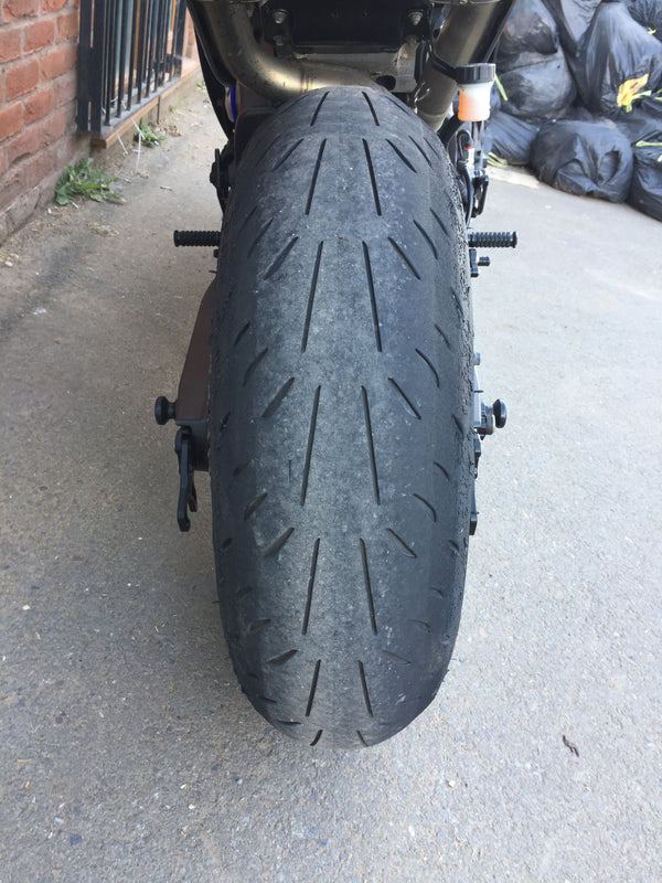 2009 Yamaha YZF-R1 "Big Bang" : Black low mileage