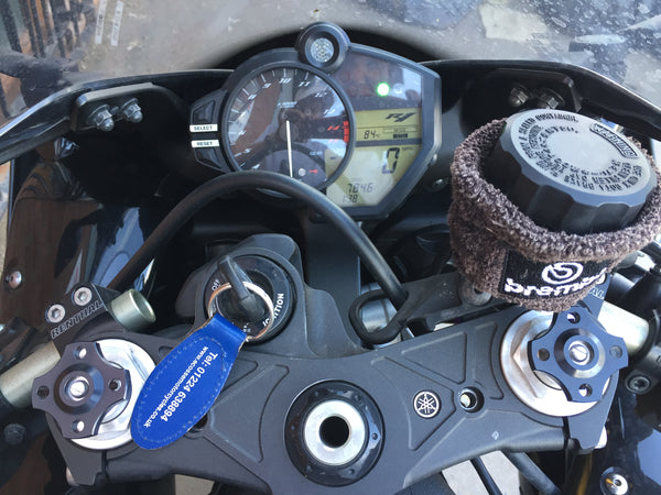 2009 Yamaha YZF-R1 "Big Bang" : Black low mileage