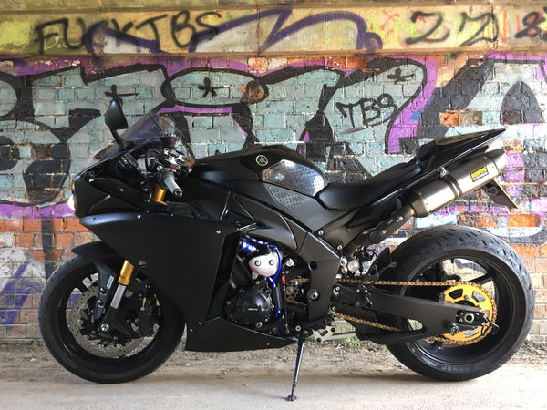 2009 Yamaha YZF-R1 "Big Bang" : Black low mileage