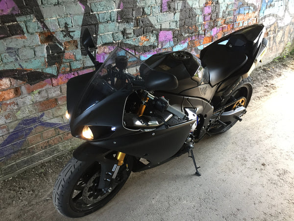 2009 Yamaha YZF-R1 "Big Bang" : Black low mileage
