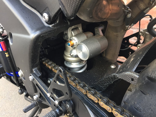 2009 Yamaha YZF-R1 "Big Bang" : Black low mileage
