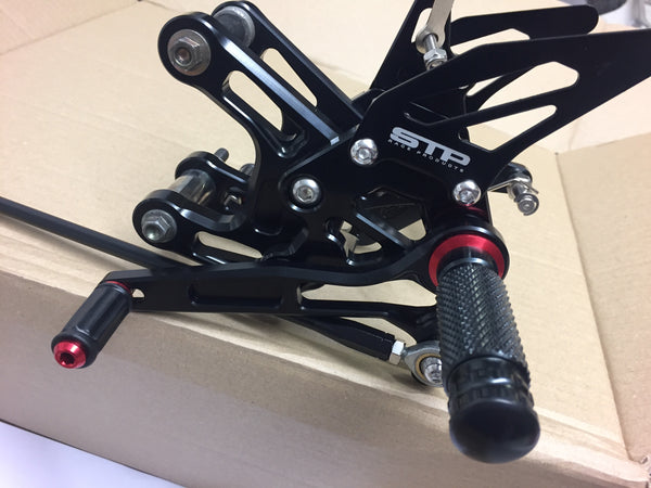 Universal Replacement Rearset Footpegs Black Anodised Finish 8mm fixing PAIR
