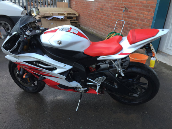2006 Yamaha YZF600 R6  1 owner & low mileage