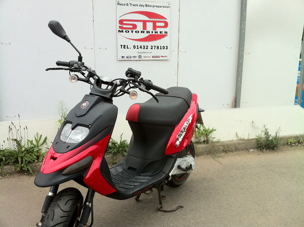 2008 Gilera Naked 50cc 2-stroke Scooter Moped 6387km | STP Products