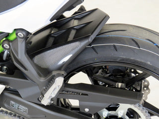 Kawasaki Z650 RS  2022>  Carbon Look & Silver Mesh Rear Hugger Powerbronze