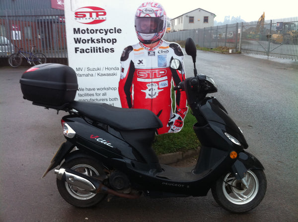2012 Peugeot V-Click 50cc Moped good condition with top-box