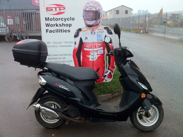 2012 Peugeot V-Click 50cc Moped good condition with top-box