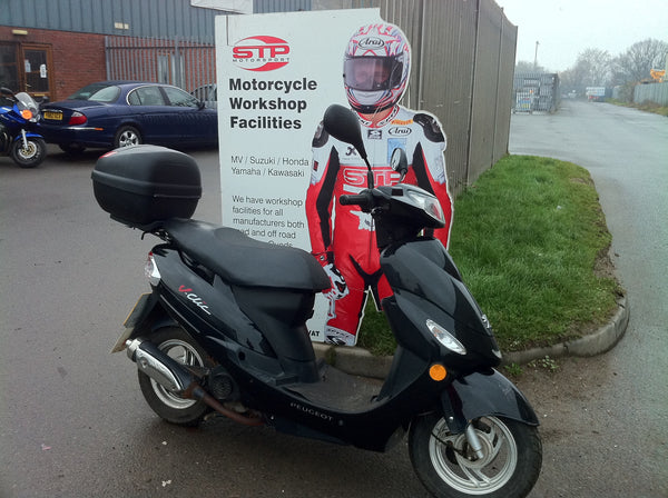 2012 Peugeot V-Click 50cc Moped good condition with top-box