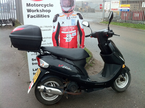 2012 Peugeot V-Click 50cc Moped good condition with top-box